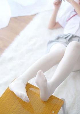 免费两男吃奶玩乳尖视频_720电影免费在线